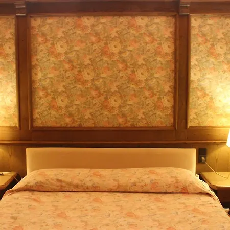 La Lepre Bianca 加廖