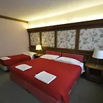 Ξενοδοχείο La Lepre Bianca 3*