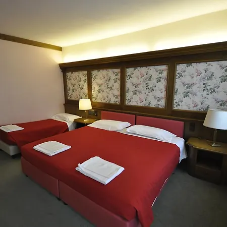 Hotel La Lepre Bianca 3*